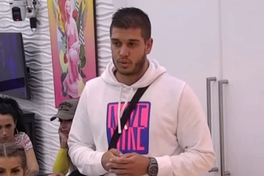 (VIDEO) Dejan Dragojević optužio Anu Korać da preko njega i Dalile hvata kadar: Ona je jedna neispunjena osoba, samo juri priču!