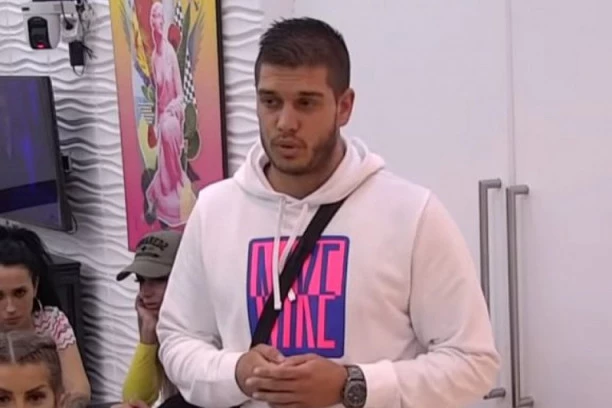 (VIDEO) Moja majka je ubica: Dejan izneo šokantne detalje o Biljani Dragojević, pa otkrio šta se desilo na dedinoj sahrani!