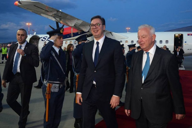 VUČIĆU ZLATNA MEDALJA: Na dnevnom redu susret sa predsednikom Grčke Pavlopulosom