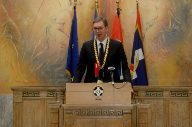 Tokom prijema medalje Vučić najavio penziju