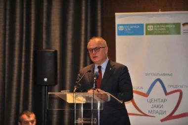 Vesić: U Srbiji postoji politika "radnih mesta" koja je protiv politike "lažnih vesti"