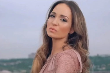 Posle priča da imaju KRIZU u braku, Jelena Tomašević priznala: Otkrila zbog čega Ivan nije sa njom na letovanju! (FOTO)