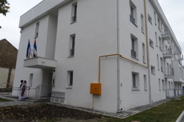 Pazova brine o raseljenima: Rešavanje stambenog pitanja izbegličkih porodica