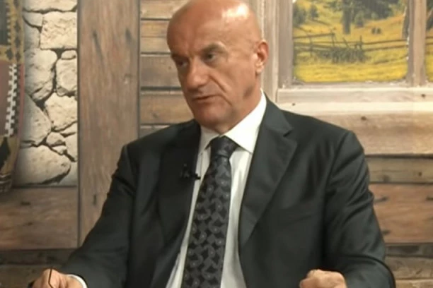 SKANDAL NAD SKANDALIMA JAVNOG SERVISA: RTCG emitovao najprostačkije uvrede na račun PREDSEDNIKA VUČIĆA