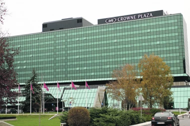 KINEZ NAPAO I UDARIO POLICAJCA U HOTELU U BEOGRADU!