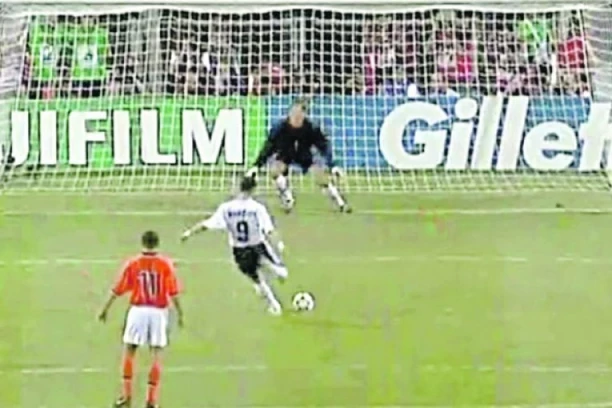 ZABORAVLJENI SNIMAK! Pre TRAGIČNE PREČKE protiv Holandije, Mijatović je izveo ISTI - IDENTIČAN PENAL! (VIDEO)