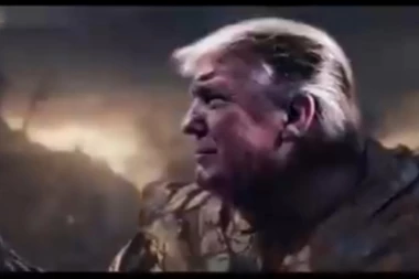 (VIDEO) TRAMP KAO SVEMIRSKI ZLOČINAC: Krajnje neobičan predizborni spot predsednika SAD