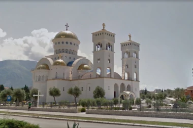 (FOTO) Zaplakala ikona Pećke Bogorodice u hramu u Baru!