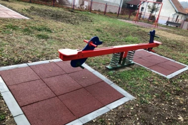 Bravo za ideju! Nišlije se odriču 100 evra da bi sredili zapušten park i napravili teren!