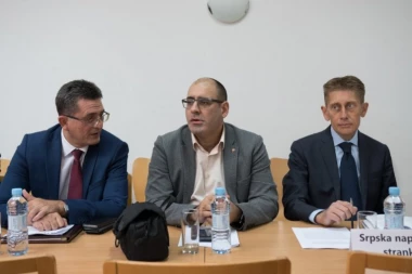 OPOZICIJA IZGUBILA SVAKI ARGUMENT ZA BOJKOT! Đukanović: Naivnost se nikada u politici ne isplati!