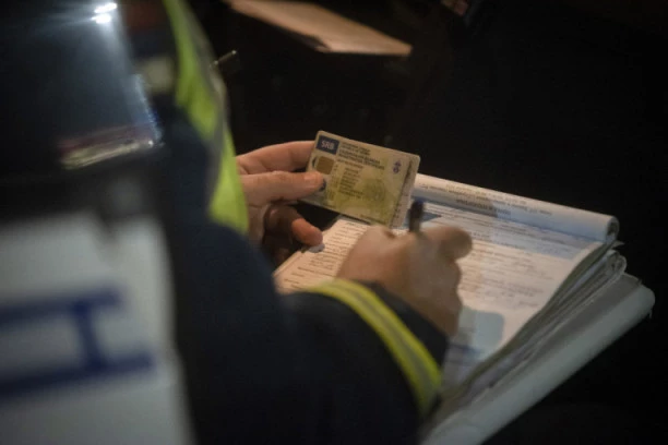 STARTUJE DIGITALNI VOZAČKI DOSIJE! Evo koje sve novine donosi vozačima u Srbiji - OVIH 10 stavki biće zapisano!