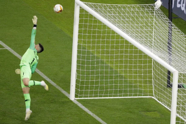 REAL NAŠAO DUGOROČNO REŠENJE NA GOLU: Madriđani OTKUPLJUJU Kepu!!