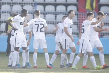 Suma i Asano za crno-belu Surdulicu: Partizan se propisno ispromašivao, ali rutinski savladao Radnik!