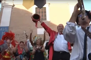 (VIDEO) Verovali ili ne: Ovo selo je svetska prestonica ružnih!