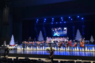 Užas u Sava centru: Dok su deca pevala, lopov im pokrao novčanike u garderobi