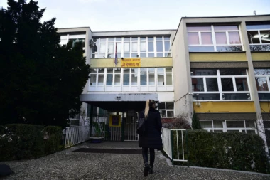 Užas u OŠ "Arčibald Rajs" u Beogradu: Tetkica sprečila otmicu devojčice (8)! Roditelji u agoniji, škola ćuti