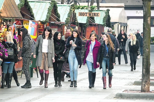 TOPLO I SUNČANO I DANAS! Najviša temperatura 16 stepeni, ujutru obratite pažnju na OVO!