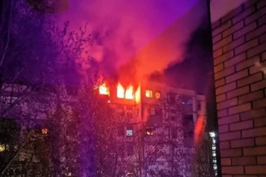 Bukti požar u hotelu u Moskvi: Zaposleni evakuisani!