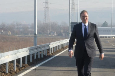 Vučić danas u Bečeju: Otvara se novi pogon fabrike Knott Autoflex!