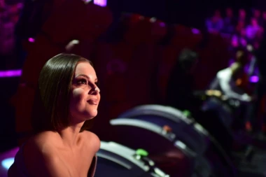 (VIDEO) Preokret! Slavica Ćukteraš uhvaćena kako radi OVO, a nakon spekulacija da se razvela, jednom porukom šokirala javnost!