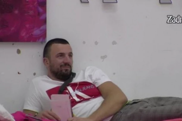 (VIDEO) Tomović priznao da je zgrožen devojkama u rijalitiju! A onda OTKRIO: OVU KRMELJAVU NIKAD NEĆU OŽENITI!