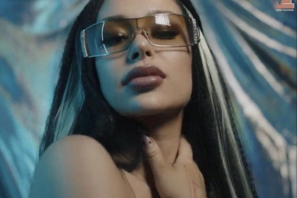 GORE DRUŠTVENE MREŽE: Elena Kitić podelila sliku u DONJEM VEŠU, niko nije ostao RAVNODUŠAN! (FOTO)