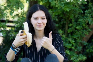 Postanite multiorgazmička žena! Pre se*sa konzumirajte OVE namirnice, a onda će sve prštati u krevetu