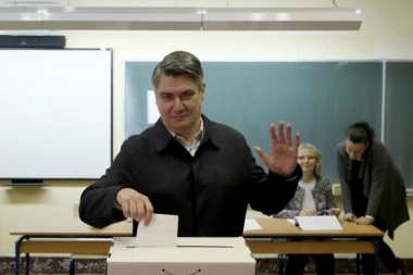 Zatvorena birališta: Milanović vodi