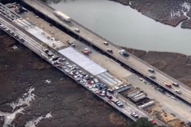 (VIDEO) Katastrofalan lančani sudar: Slupano 63 vozila, povređeni se bore za život!