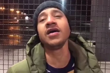 (VIDEO) Migrant rastura sevdalinku: Otpevao "Moj dilbere" i posvetio je njoj!