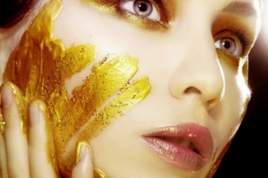 U novu 2020. zakoračite podmlađene i srećne: Zlatna maska - priprema za doček