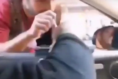 (VIDEO) SKANDALOZNO! Ulice Beograda prepune narkomana: Povlače crte usred bela dana, nude i iz automobila!