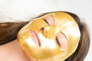 PODMLAĐENE U NOVU GODINU: Zlatna maska najbolja priprema za doček