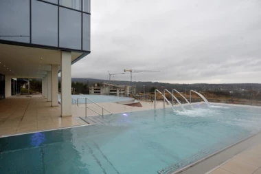 Vlada pravi tim bilding u "Fruškim termama", ali bez Vučića