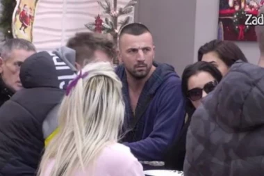 (VIDEO) Nabijem te, s*so debela:  Zorica pokušala da isprovocira Tomovića, a onda je usledio nikad žešći odgovor!