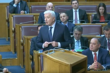 (VIDEO) Ko poziva na krvoproliće?! Žučna rasprava vlasti i opozicije o Zakonu o slobodi veroispovesti u Skupštini Crne Gore