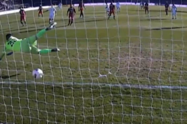 (VIDEO) Skandal u italijanskoj Seriji B: Sudija gde su ti oči, ovo nije gol?!