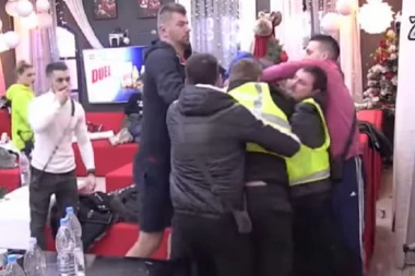 Vladimir napravio haos, obezbeđenje nije moglo da ga obuzda: Dalila mu pomenula oca, on hteo da pretuče nju i Dejana, pa otišao PREKO OGRADE!