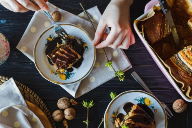 (RECEPT) Ukus koji vas neće ostaviti ravnodušnim: Neodoljivi čokoladni kolač sa bananom!
