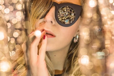 Biseri, šnale, rajfovi: Ovo su sjajne ideje za novogodišnju frizuru koja će biti zapažena!