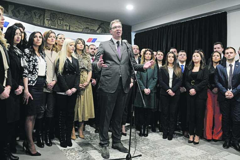 NAPUŠTAM SNS! Prvi čovek naprednjaka najavio rezove u stranci