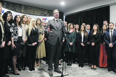 NAPUŠTAM SNS! Prvi čovek naprednjaka najavio rezove u stranci