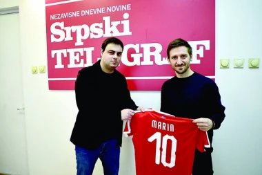 Ugostili smo Marka Marina i poklonili mu desetku: Ispratiću Srbiju na EVRO u ovom dresu!