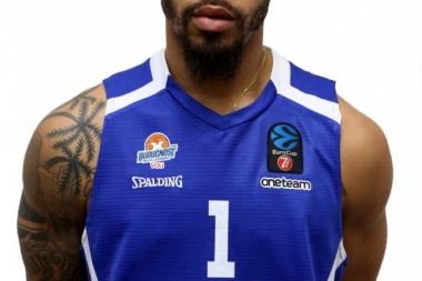 Košarkaš Budućnosti ušao u raspravu sa navijačem Zvezde, pa žestoko isprozivao crveno-bele!