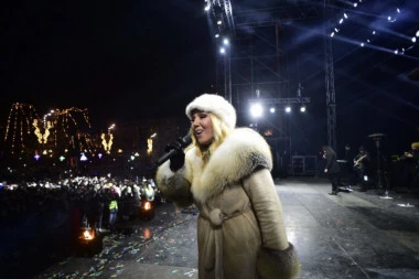(FOTO) Beograđani dočekali Novu sa Lepom Brenom