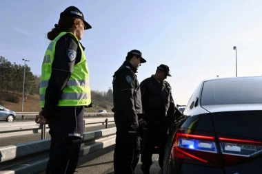 VIŠE NE VOZE PIJANI, NEGO NADUVANI! Policija u Beogradu za jedno veče uhvatila trojicu vozača koji su konzumirali marihuanu!