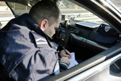 PRETIO POLICAJCU SMRĆU! Detalji incidenta u Obrenovcu: Vozač podivljao tokom kontrole?!
