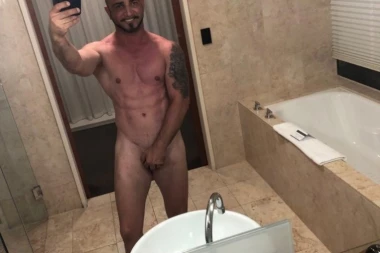 Prvi se*s skandal u 2020. godini: Isplivala fotka na kojoj je takmičar "Zvezdi Granda" potpuno GO!