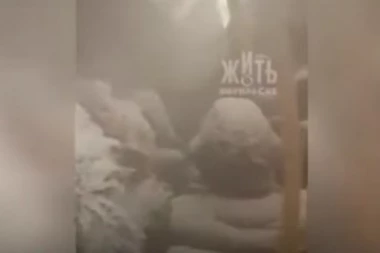 (VIDEO) Doživeli ste da prevoz prokišnjava, ali ovo nikada niste videli - mećava usred autobusa!