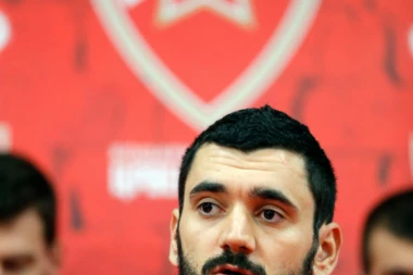 (VIDEO) Jagodić-Kuridža se tako dobro zabavlja na meču sa Bajernom!